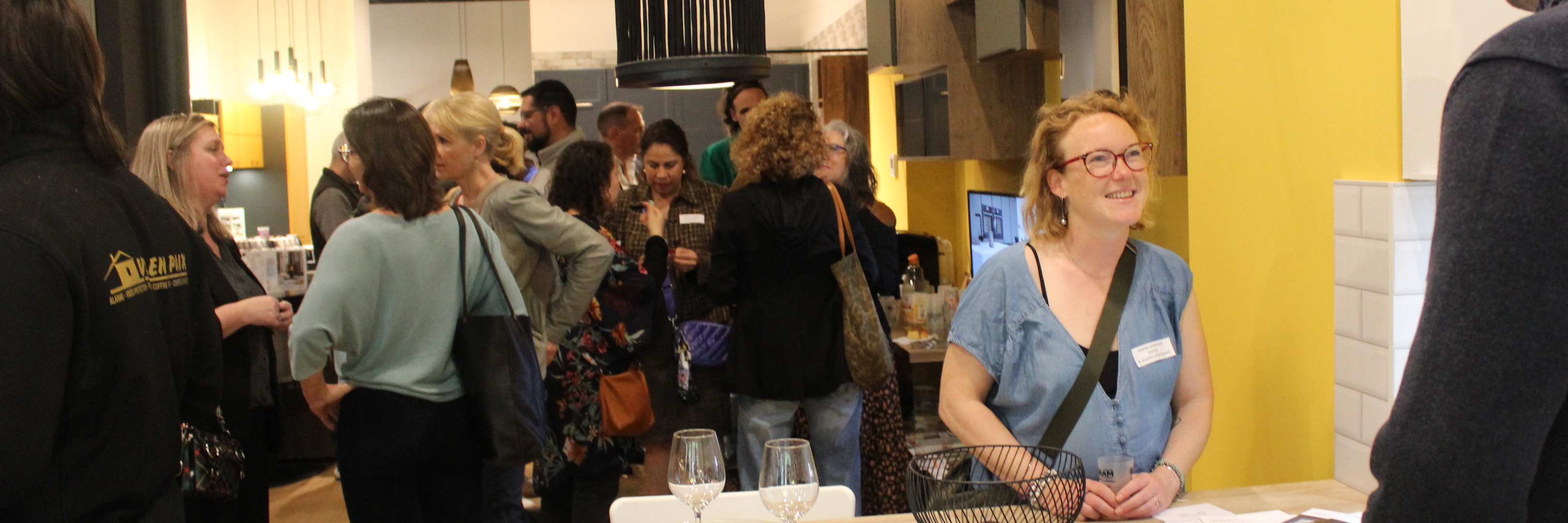 Hero Meeting PS0f4PcB